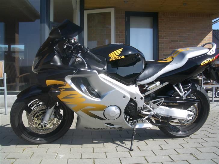 Honda CBR 600 Ff4 billede 4
