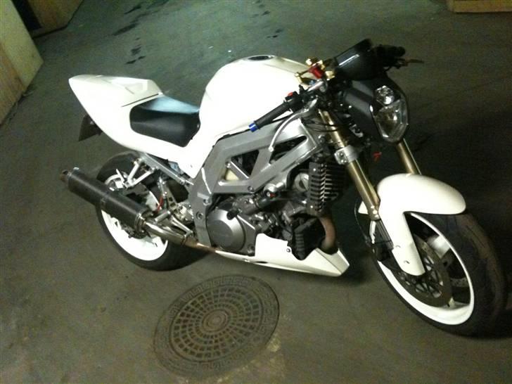 Suzuki sv 1000 n billede 1