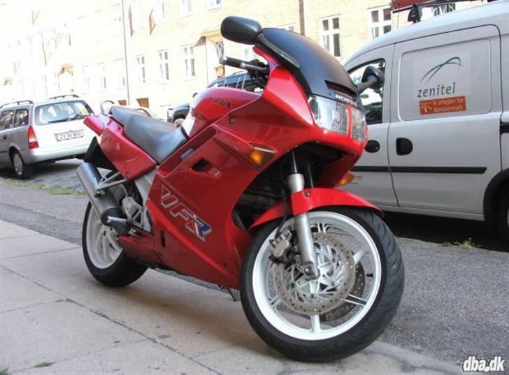 Honda VFR 750 F billede 2