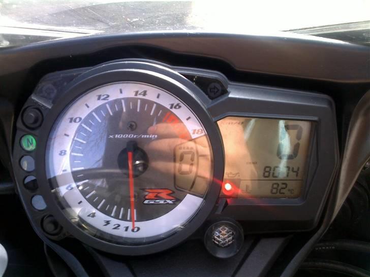 Suzuki GSXR 600 - SOLGT billede 2