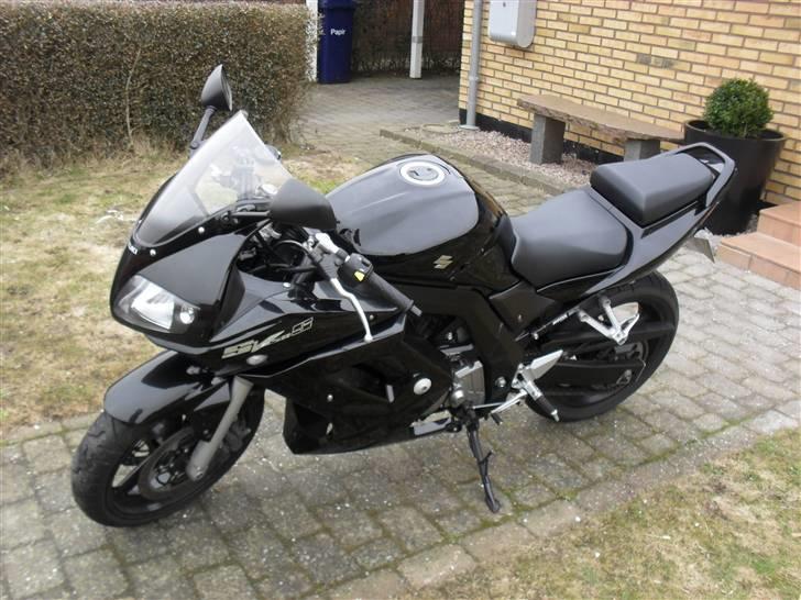 Suzuki sv650s *solgt* billede 2