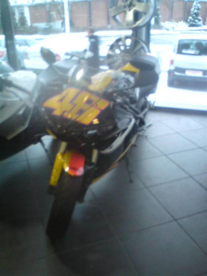 Yamaha R6 - R46 V. Rossi billede 3