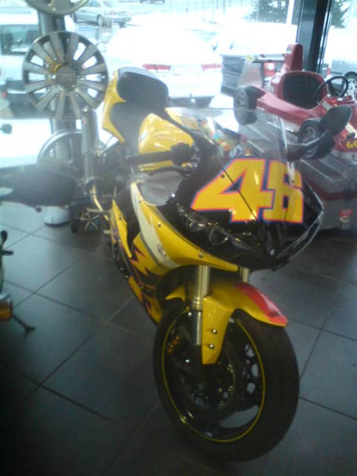 Yamaha R6 - R46 V. Rossi billede 4
