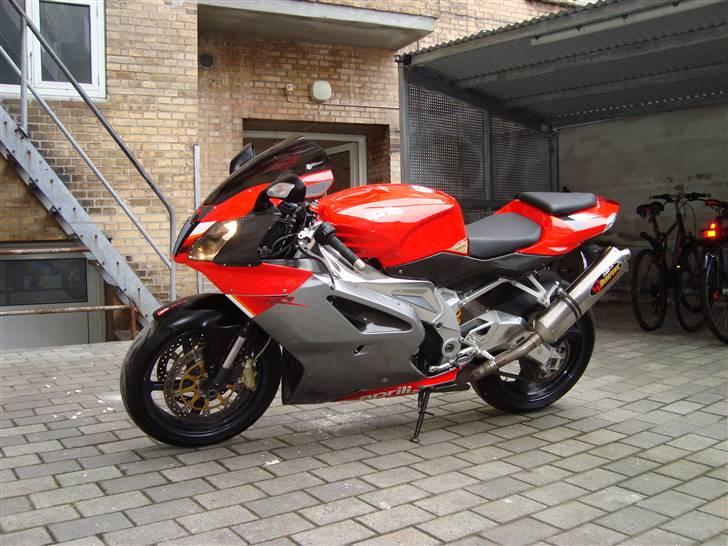 Aprilia rsv 1000r billede 2