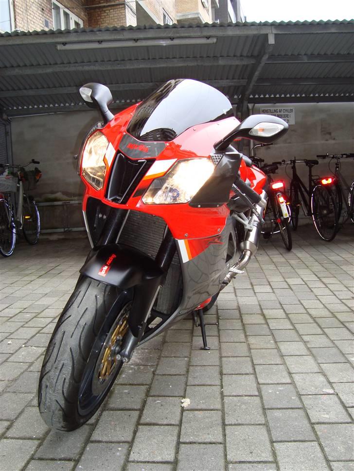 Aprilia rsv 1000r billede 3