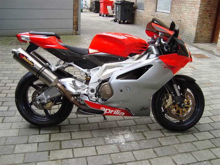 Aprilia rsv 1000r billede 4