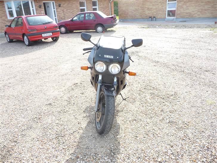 Yamaha FZR 400  billede 2