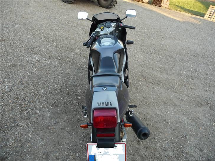 Yamaha FZR 400  billede 3