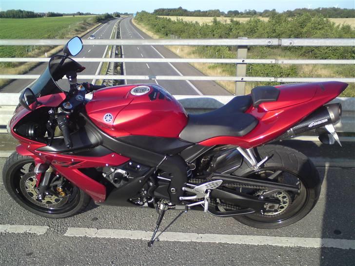 Yamaha YZF-R1 billede 1