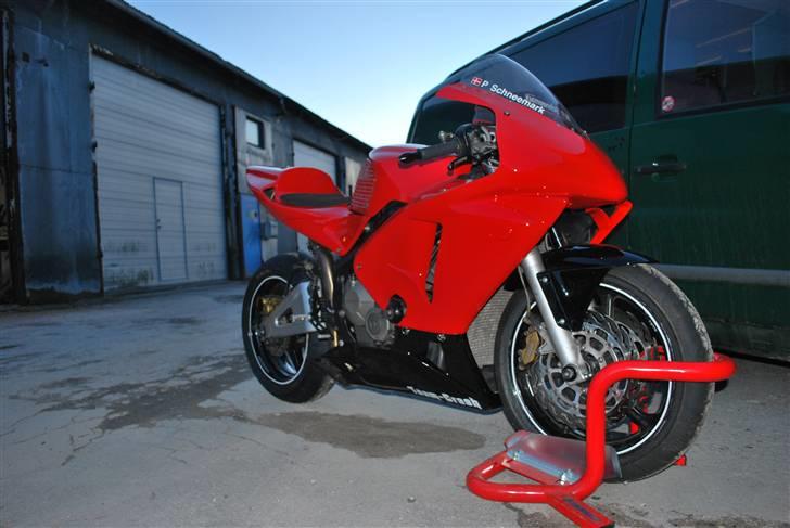 Honda CBR600RR - SOLGT - - Endnu ikke set en bane med mig på ryggen ......... MEN DET KOMMER :o) billede 2