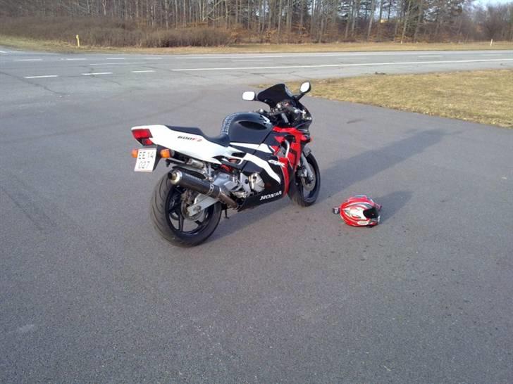 Honda CBR 600 F2 - Første tur 2010 d. 24/3, ved Skrydstrup flyveplads :) billede 2