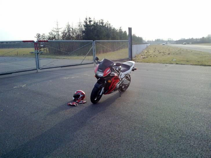 Honda CBR 600 F2 - Første tur 2010 d. 24/3, ved Skrydstrup flyveplads :) billede 5