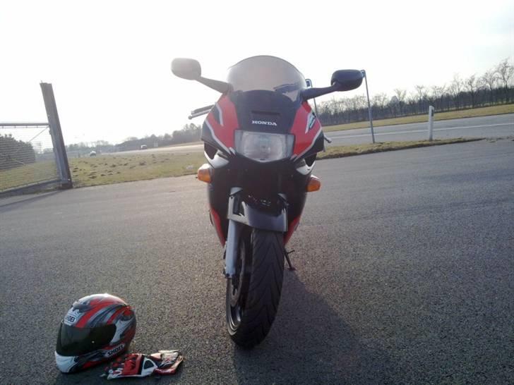 Honda CBR 600 F2 - Første tur 2010 d. 24/3, ved Skrydstrup flyveplads :) billede 7