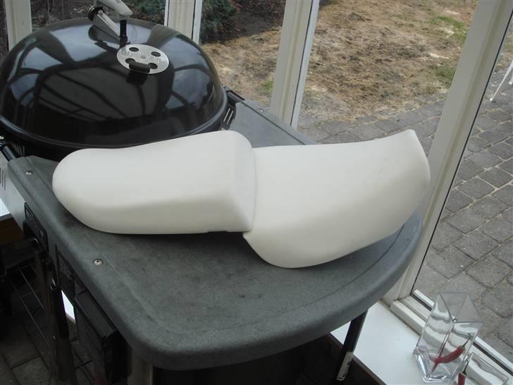 Suzuki GSXR 750 UNDER OMBYGNING - Så kom der "ko" på sæderne billede 12