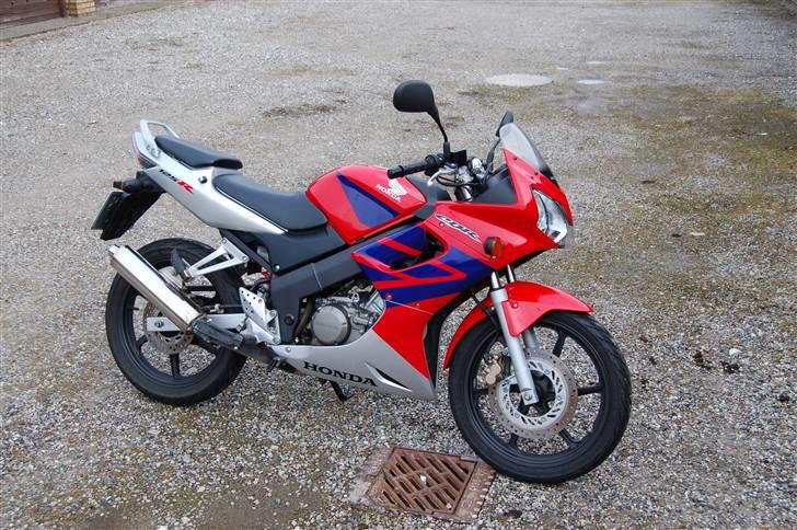 Honda CBR 125R - Netop indviet med en tur på 175 km billede 1
