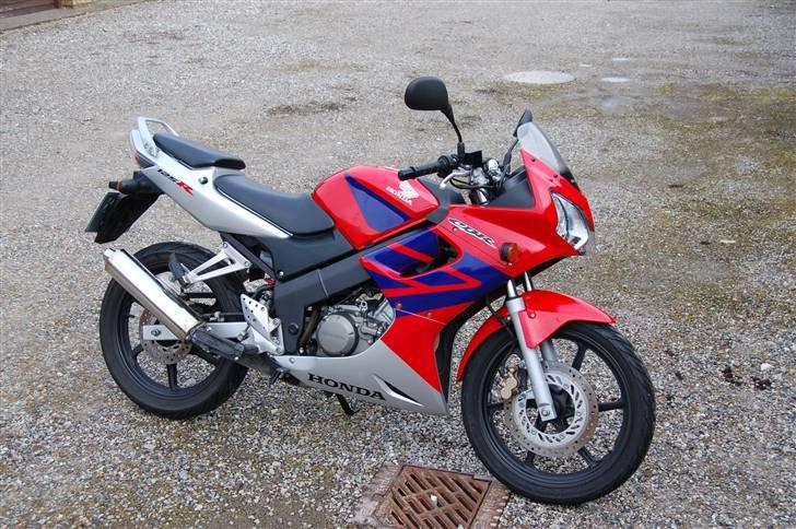 Honda CBR 125R billede 2