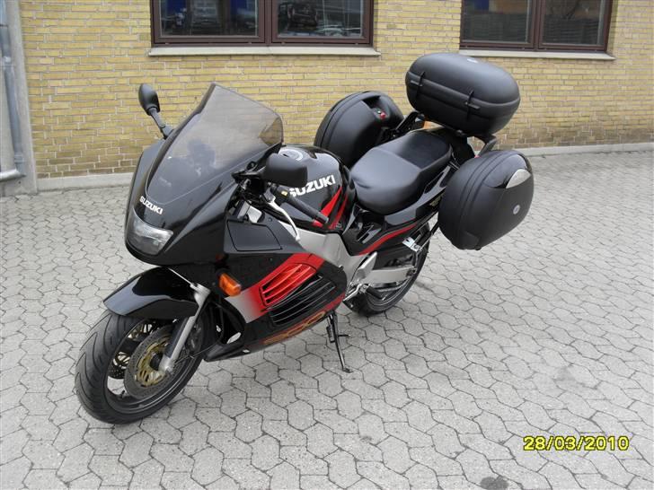 Suzuki RF 900 R Solgt billede 11