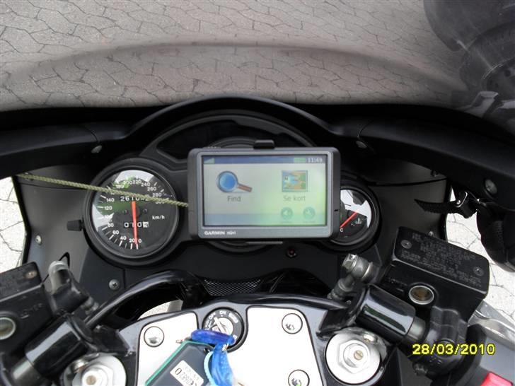 Suzuki RF 900 R Solgt - Primitiv GPSmontage som faktisk virker. Garmin Nüvi 255WT billede 16