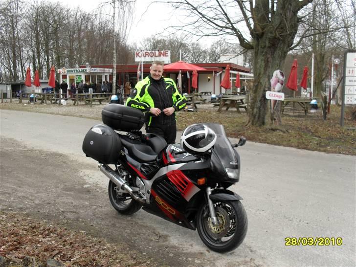 Suzuki RF 900 R Solgt - Årets første is ved Karolines i Middelfart. Var dog sidst ankomne. billede 17