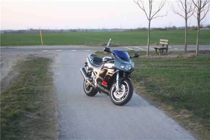 Suzuki gsxr 750 W (Solgt) billede 4