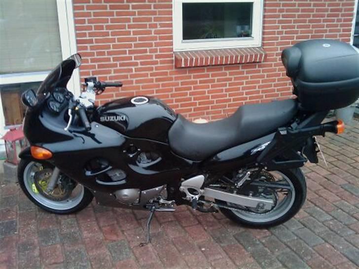 Suzuki gsx 750f billede 1