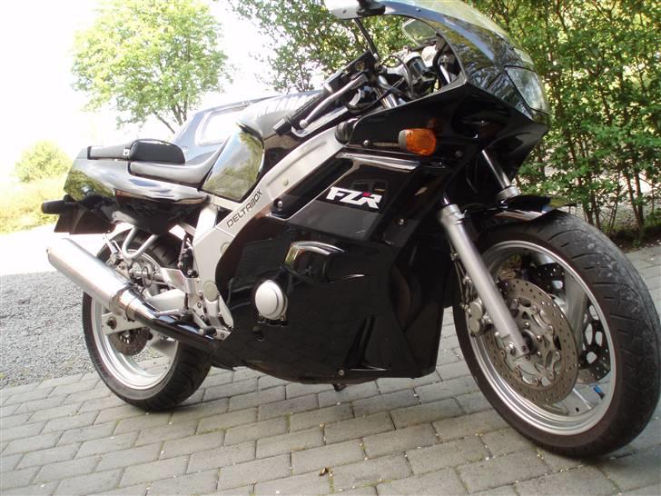 Yamaha fzr 600ccm billede 2