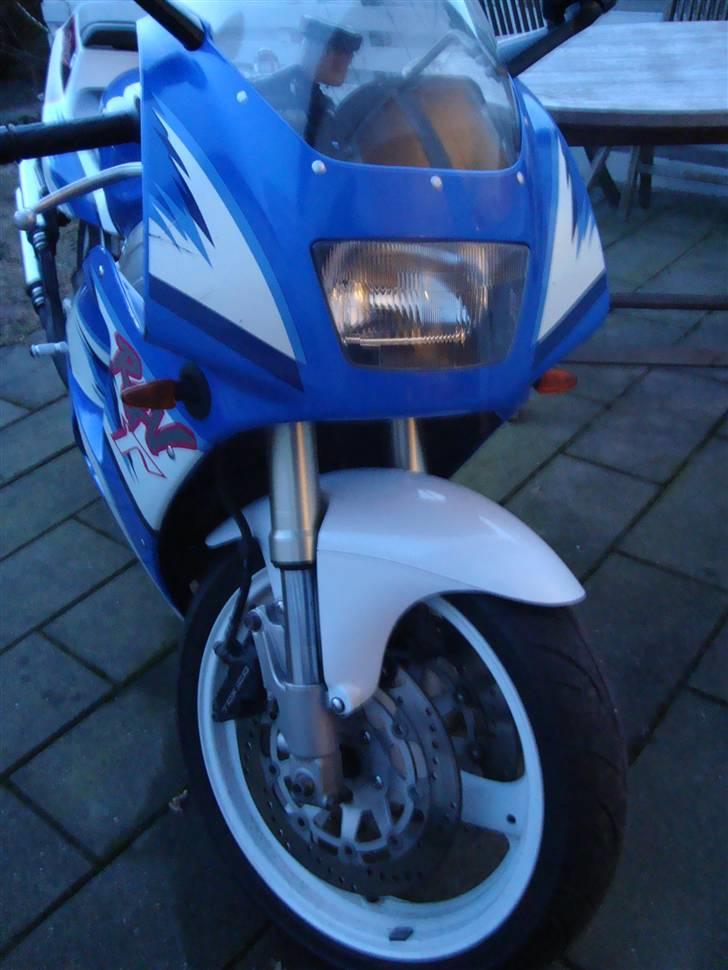 Suzuki RGV 250 r  *Solgt* billede 6