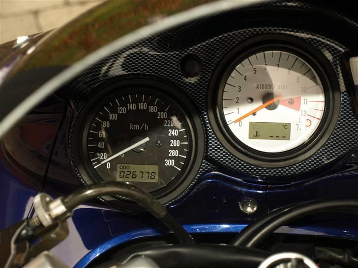 Suzuki TL 1000 S - Dejlig arbejdsplads. Den har gået knap 27.000 km billede 4