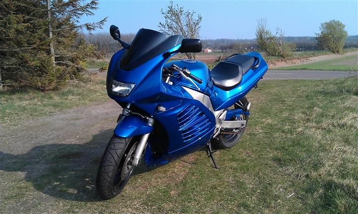 Suzuki RF 600 R "Solgt" billede 4