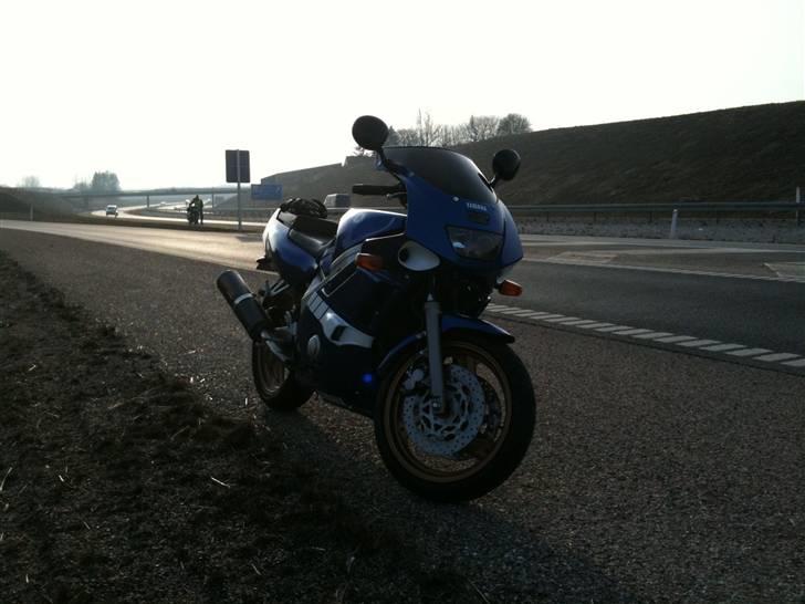 Yamaha FZR 600 - Forskellen på en Yamaha og en Suzuki! billede 12