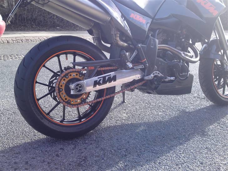 KTM Duke 2 (CARBON) - KTM Orange streamer på fælg billede 8