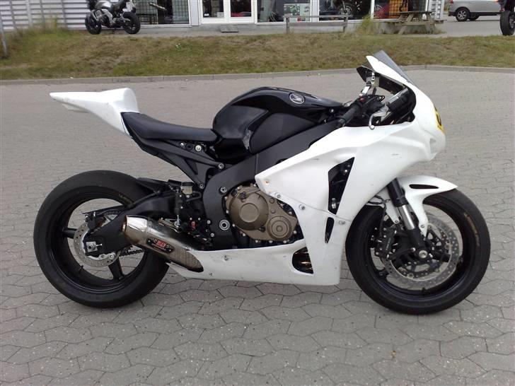 Honda CBR1000rr billede 2