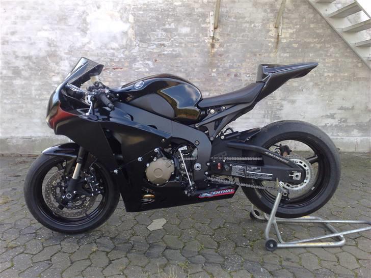 Honda CBR1000rr - Lidt spraydåse maling billede 4