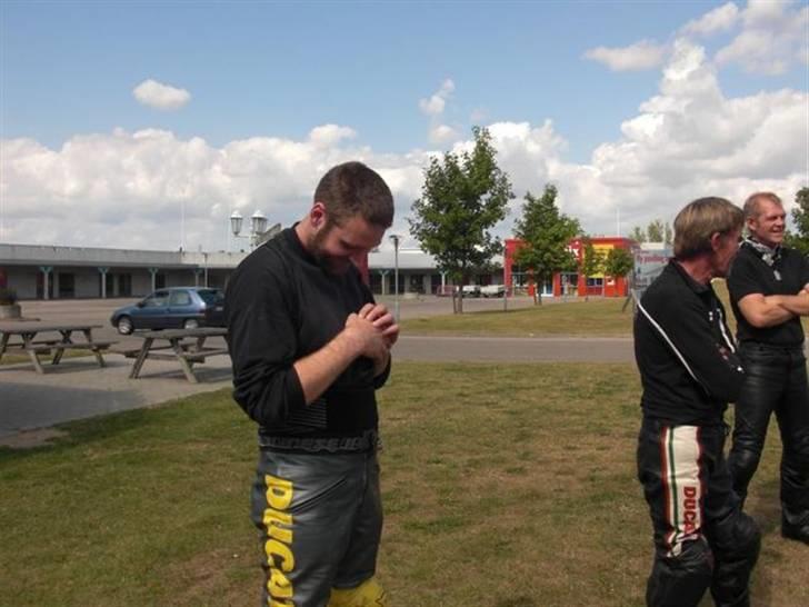 Ducati 750 Sport Dark (solgt) - Bukser til stjålen ducati læder dragt billede 14