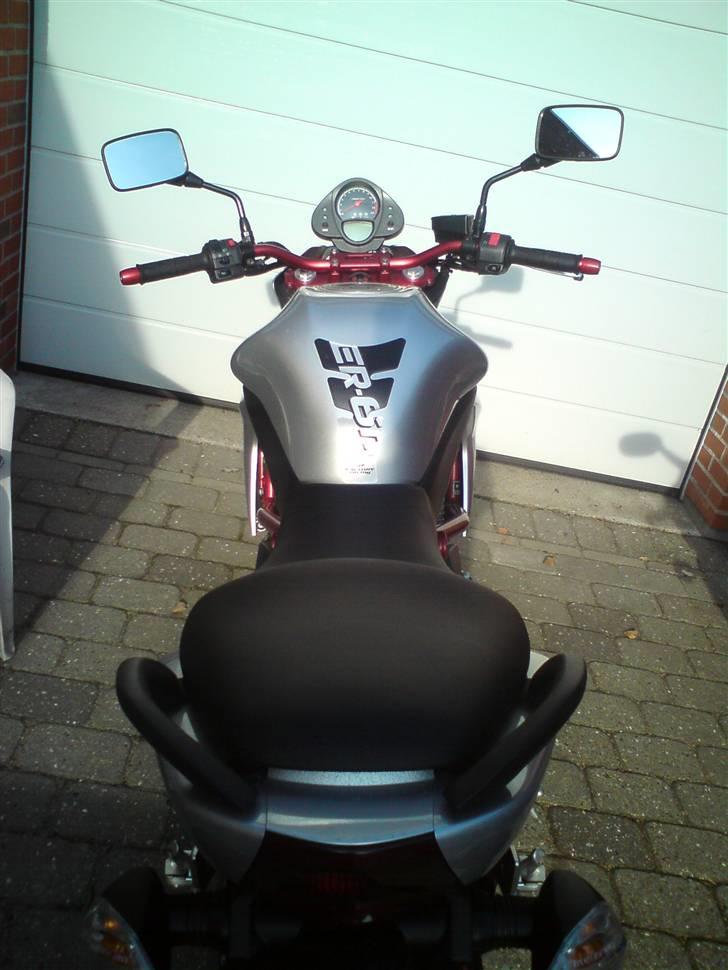 Kawasaki ER 6N billede 8