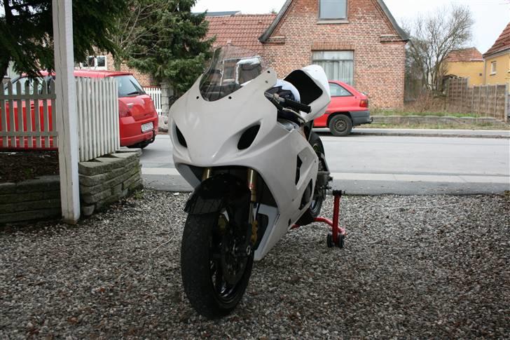 Suzuki GSXR 600 K5 baneged billede 1