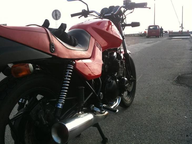 {{currentPhoto.altText}} billede {{currentPhoto.number}}