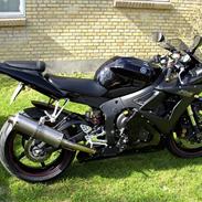 Yamaha YZF R-6 (07) <SORTE>Solgt