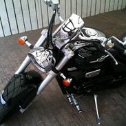 Suzuki M800
