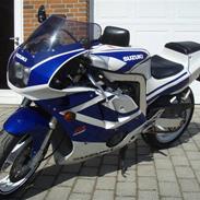 Suzuki GSXR 400R