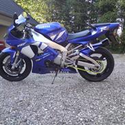 Yamaha yzf r1
