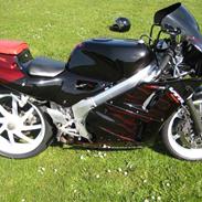 Honda VFR 400 R / Viffer