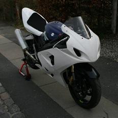 Suzuki GSXR 600 K5 baneged