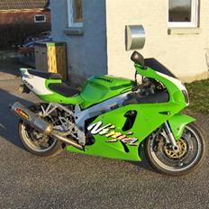 Kawasaki ZX7R NINJA