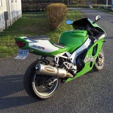 Kawasaki ZX7R NINJA