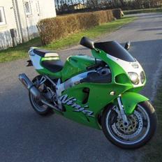 Kawasaki ZX7R NINJA