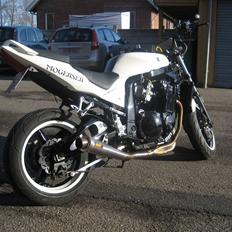 Suzuki gsxr1127 streetfighter