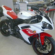 Yamaha R1