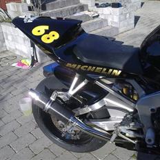 Yamaha R1 "Baneracer"