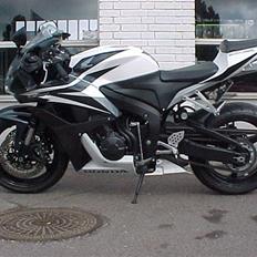 Honda CBR 600 RR - Uden afgift. Solgt!